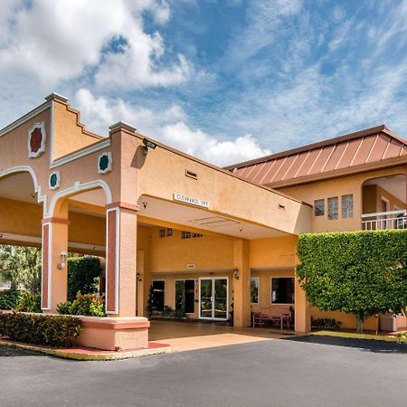 Quality Inn Sarasota North Near Lido Key Beach Exterior foto