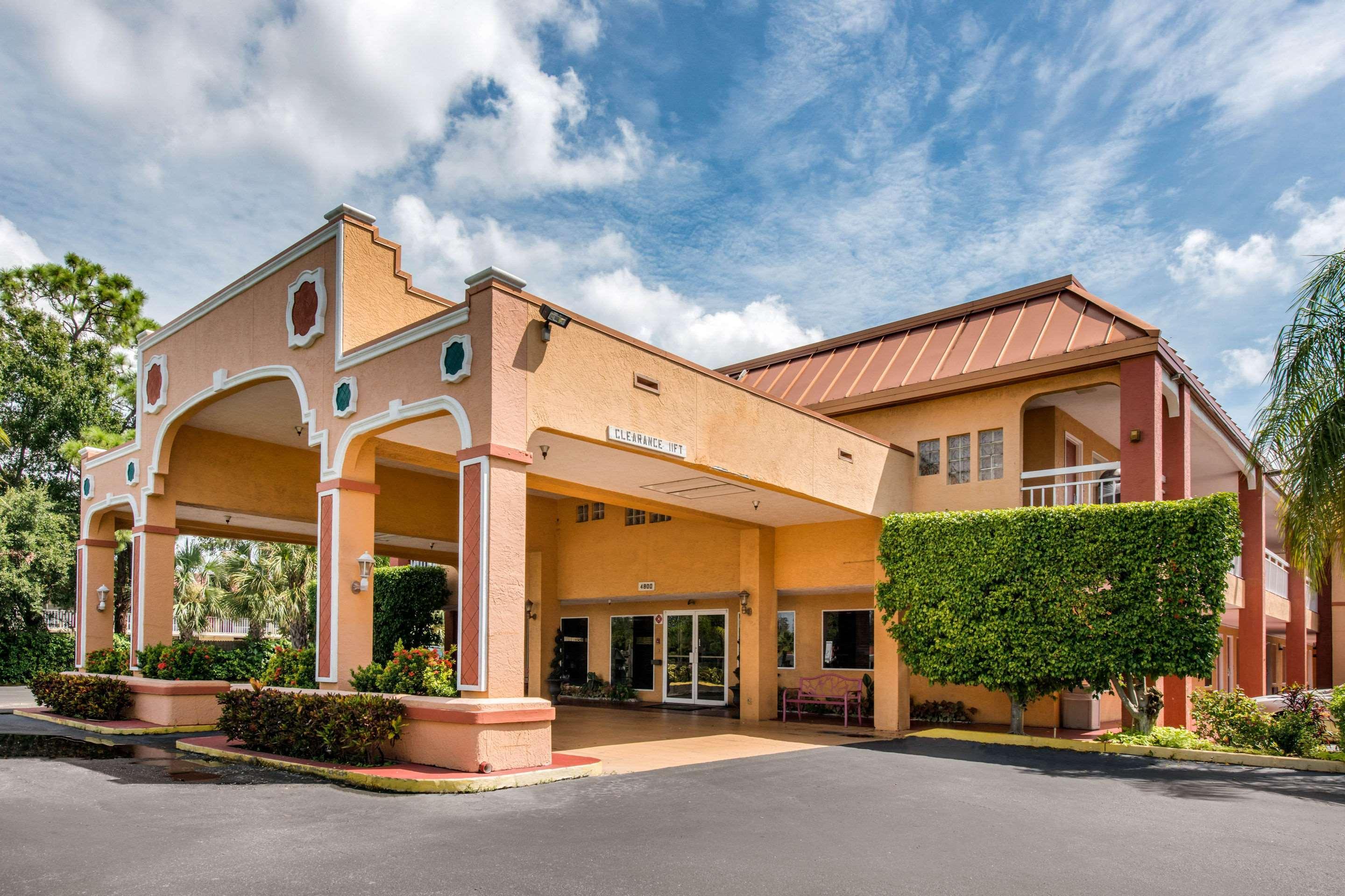 Quality Inn Sarasota North Near Lido Key Beach Exterior foto